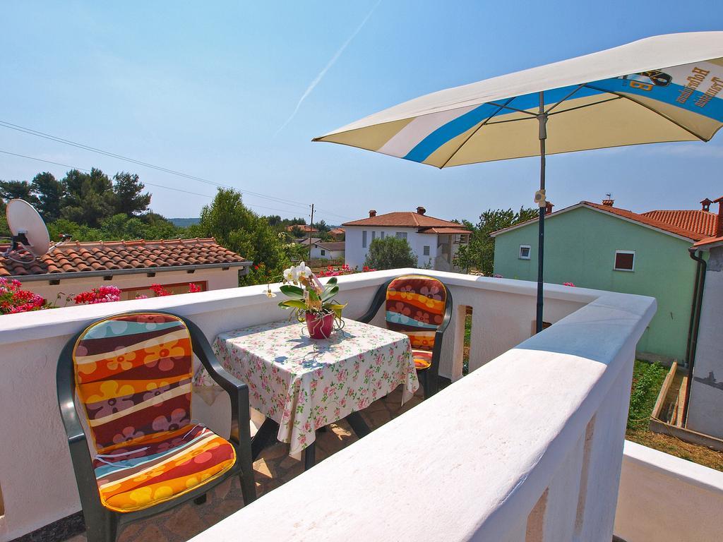 Apartment Vrcevan 895 Medolino Esterno foto